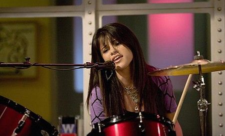 908014_selena.jpg
